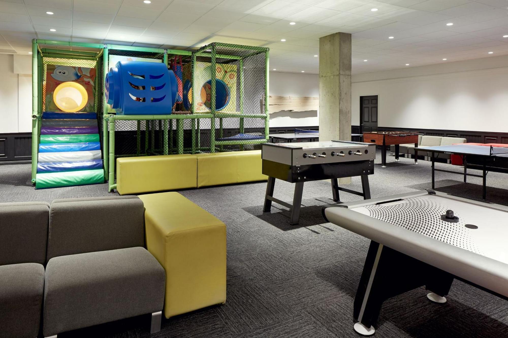 Delta Hotels By Marriott Mont Sainte-Anne, Resort & Convention Center بيوبره المظهر الخارجي الصورة