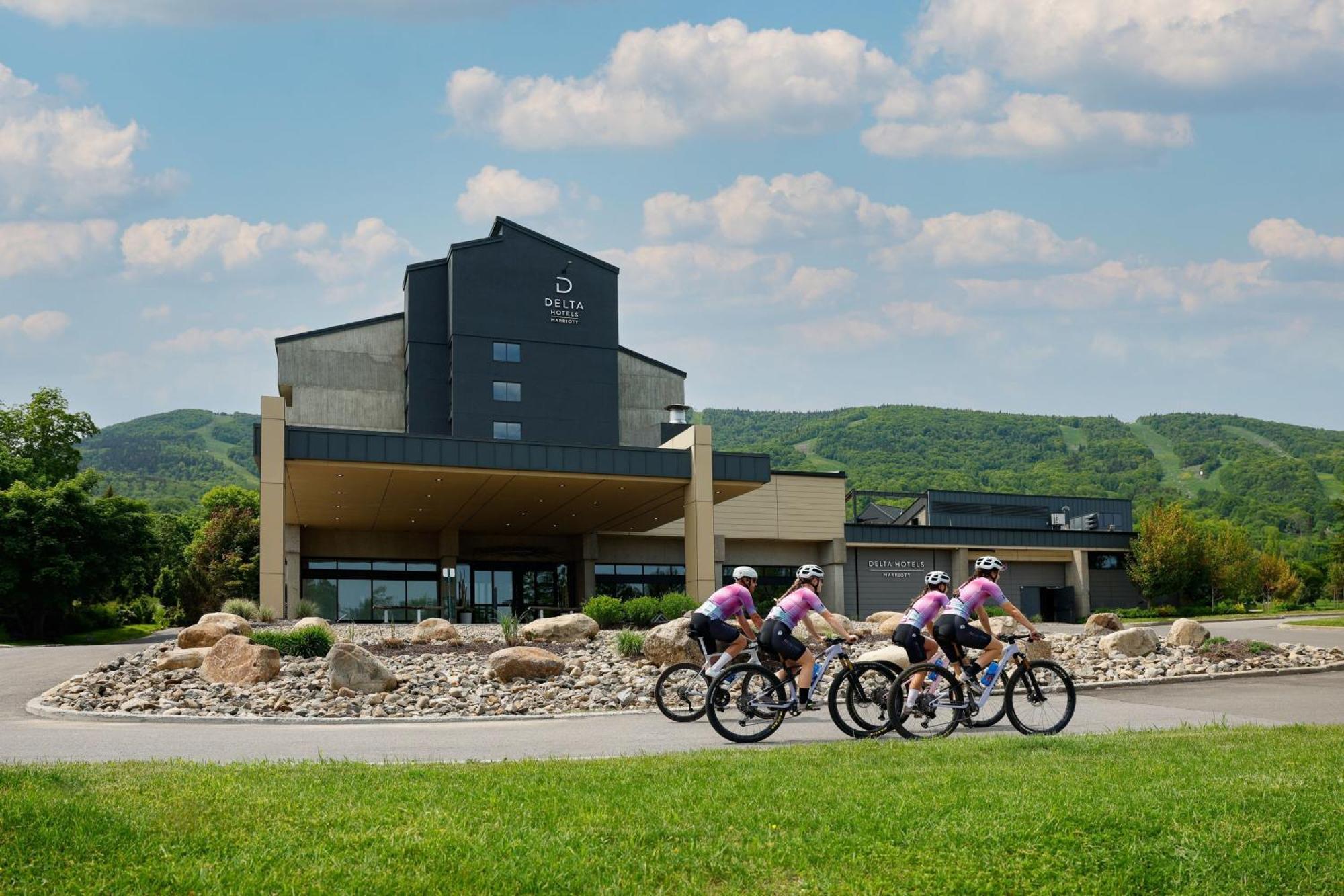 Delta Hotels By Marriott Mont Sainte-Anne, Resort & Convention Center بيوبره المظهر الخارجي الصورة
